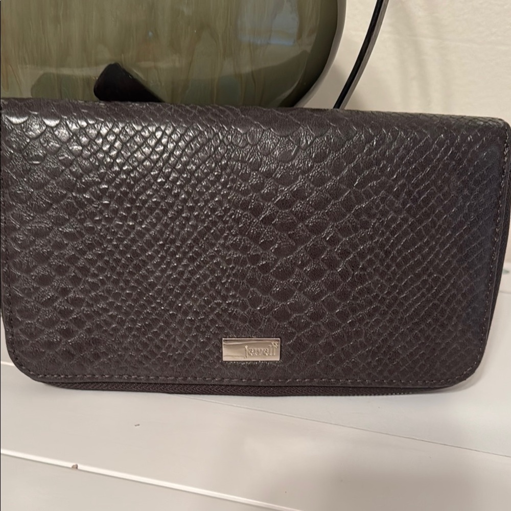 Thirty One wallet I believe it’s called the Benjamin